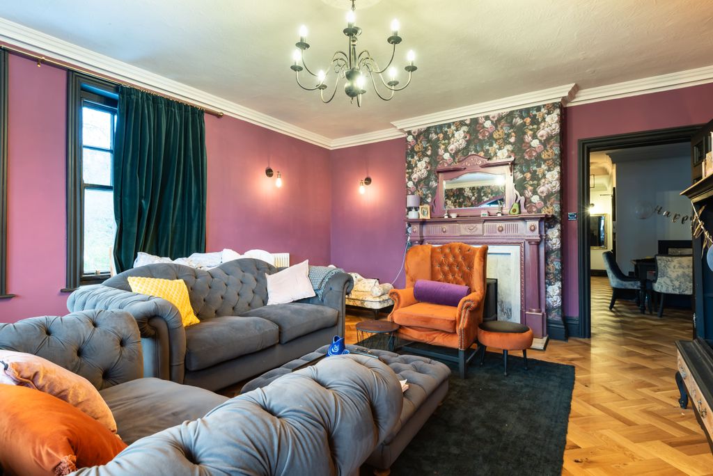 Property photo 3 of 20