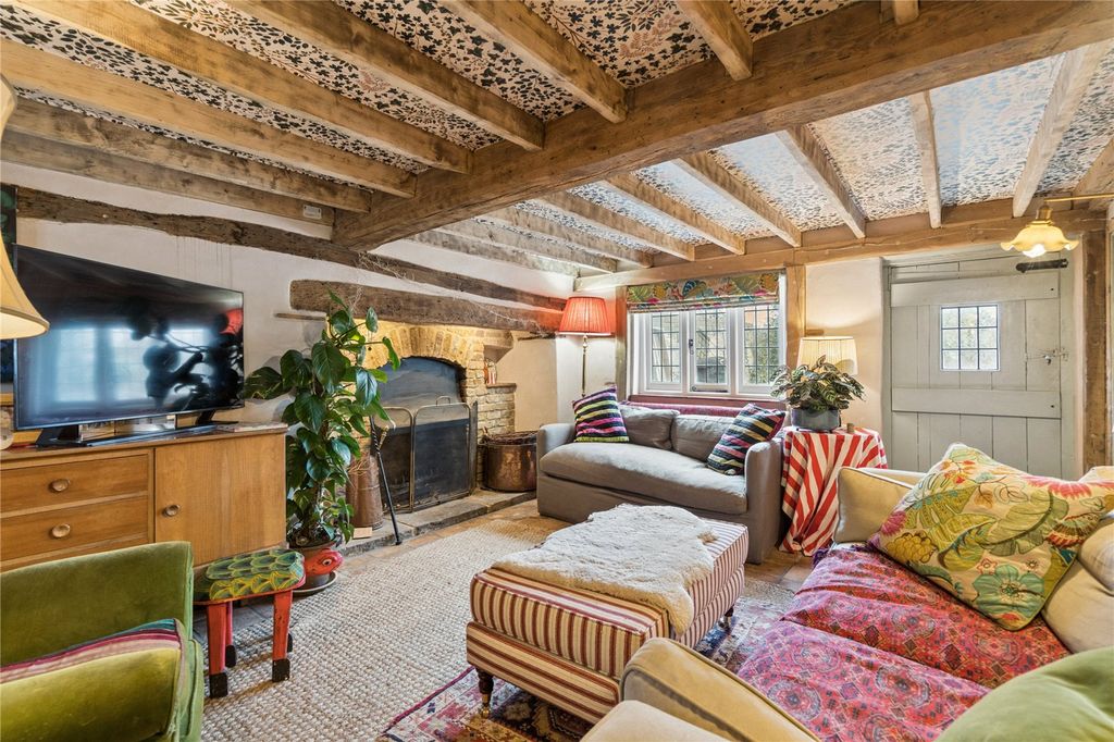 Property photo 2 of 25 Sitting Room