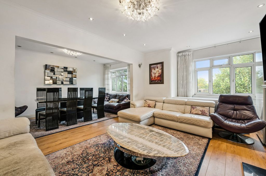 Property photo 2 of 15