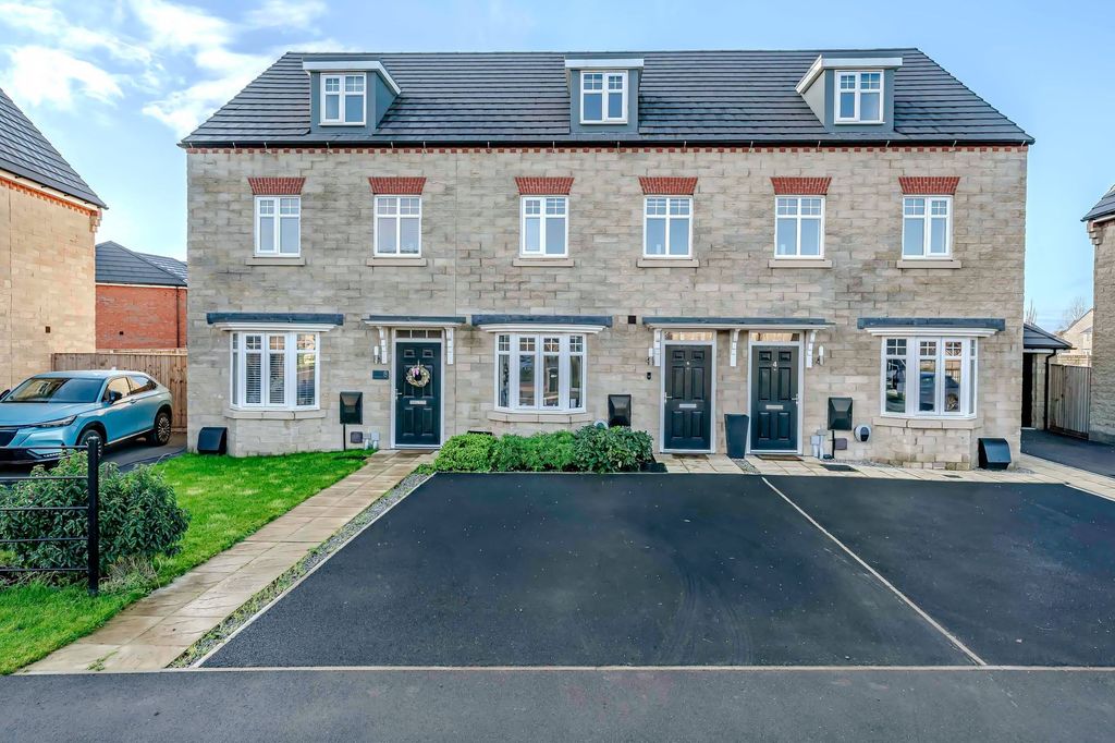 Property photo 1 of 29