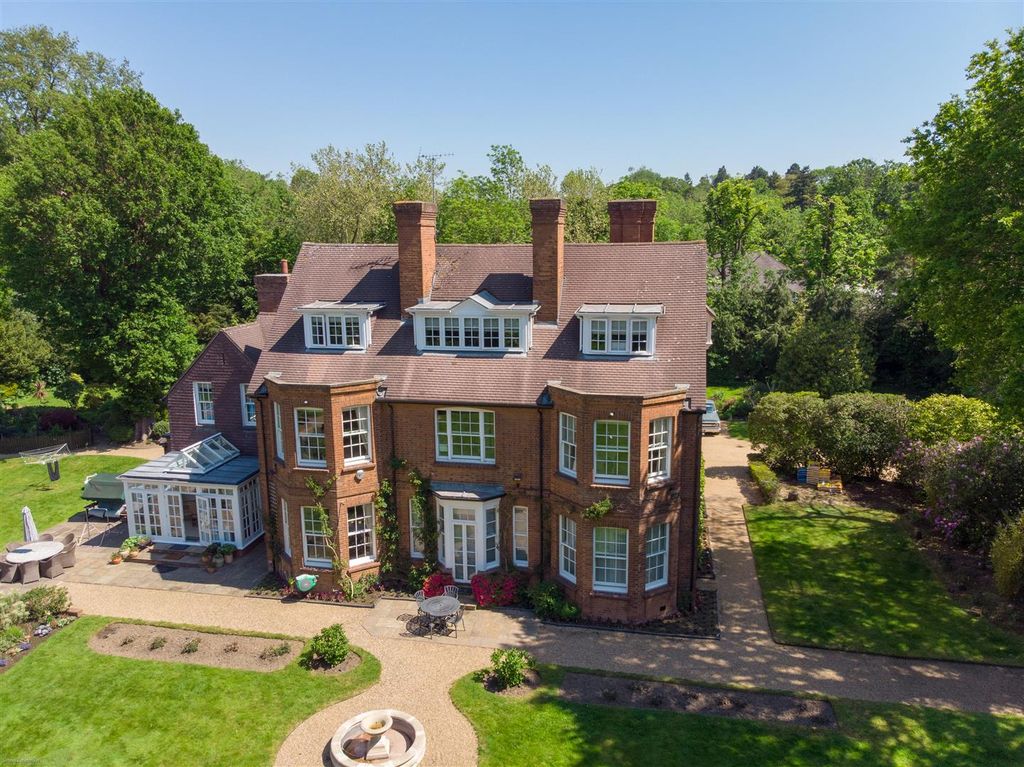 Property photo 2 of 31