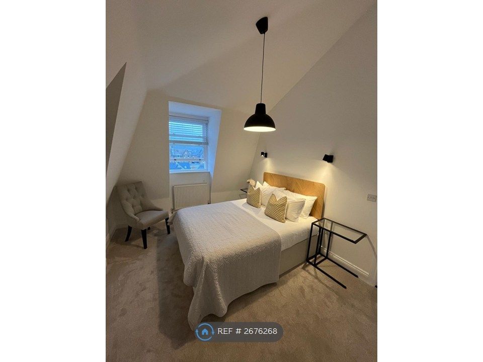 Property photo 1 of 9 Master Bedroom