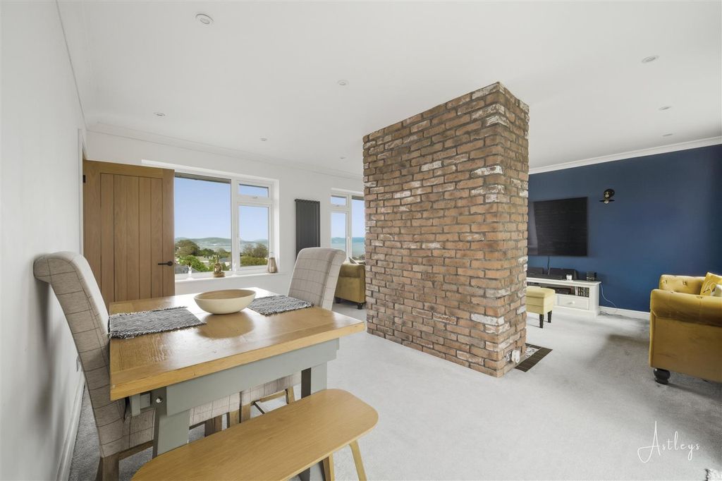 Property photo 1 of 31 Lounge/Dining Room