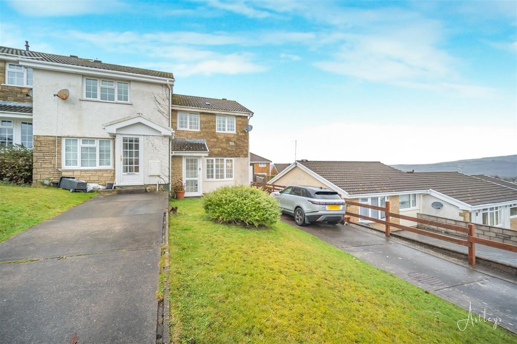 Property photo 1 of 16 Main Photograph