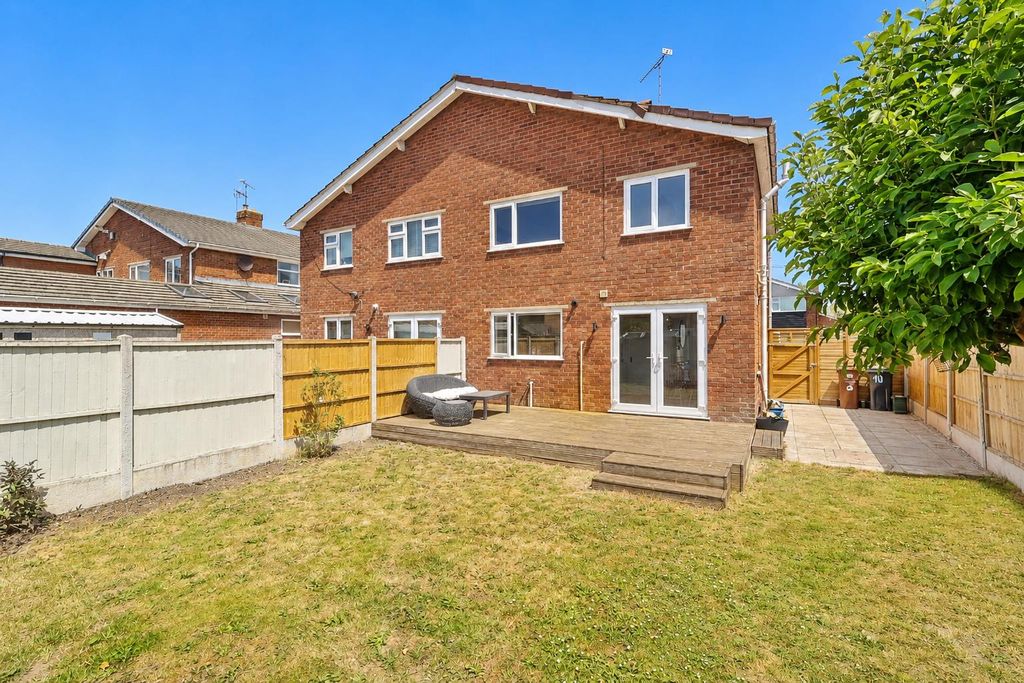 Property photo 2 of 13 Externally