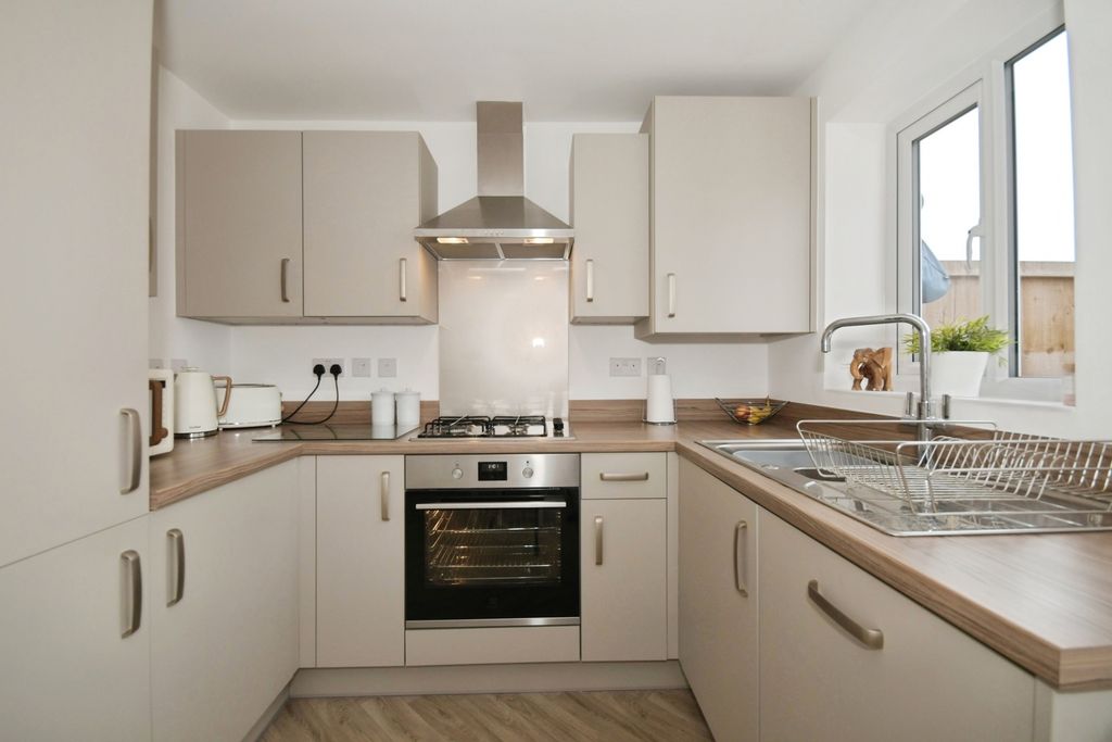 Property photo 2 of 17 Photo