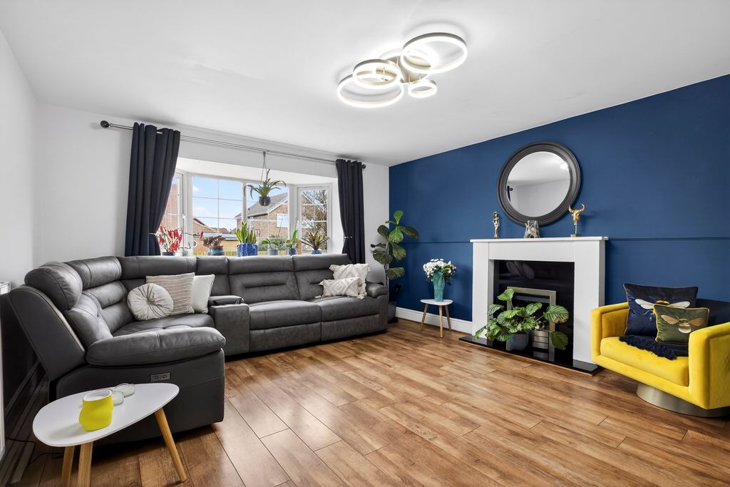 Property photo 3 of 33