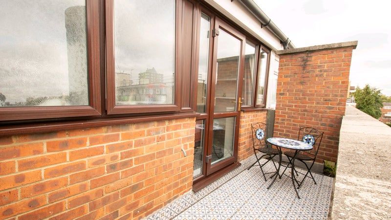 Property photo 1 of 21 Large Rooms - Crondall Street