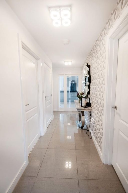 Property photo 3 of 39 Reception Hallway