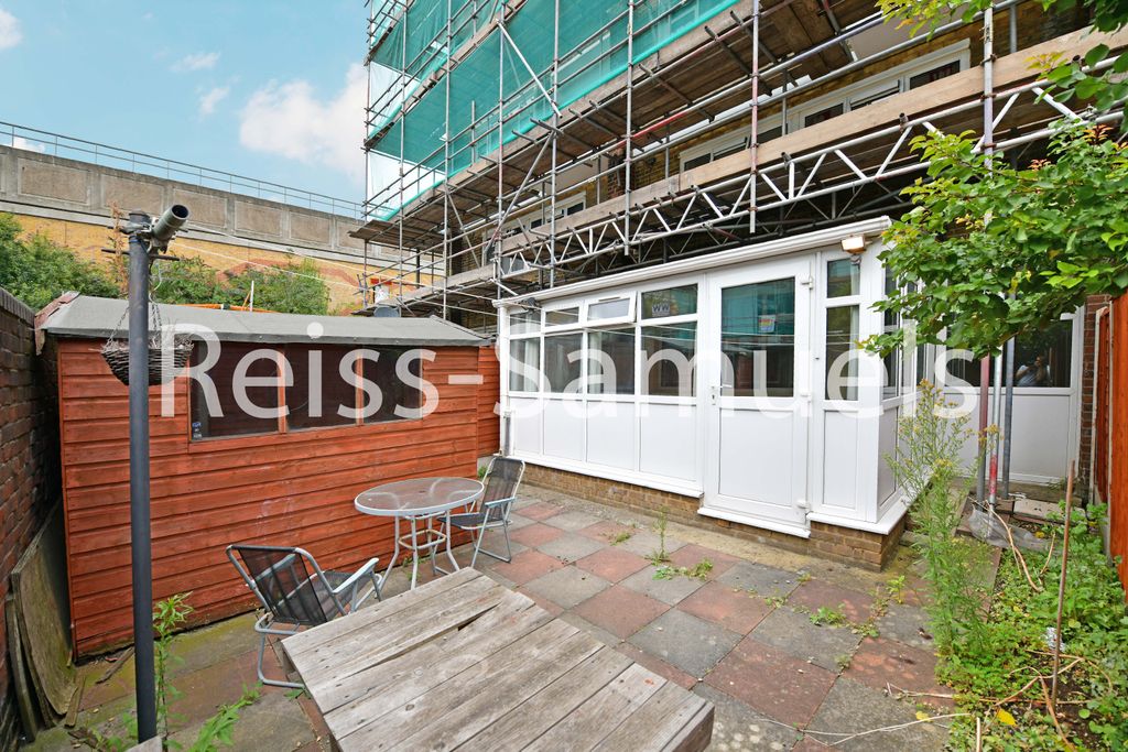 Property photo 3 of 33