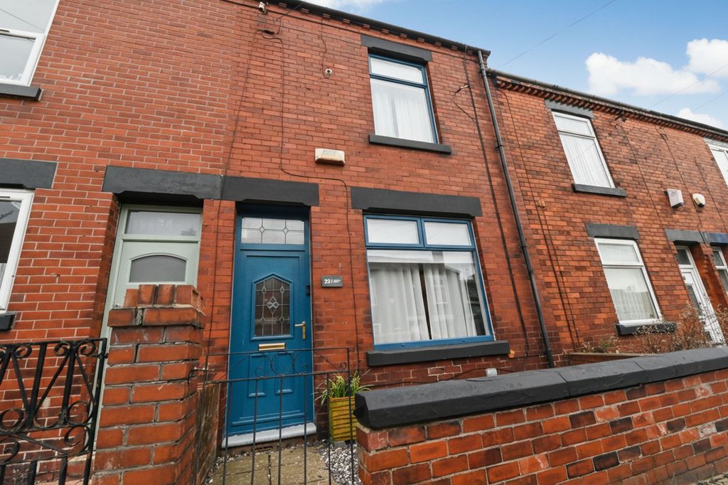 Property photo 1 of 17