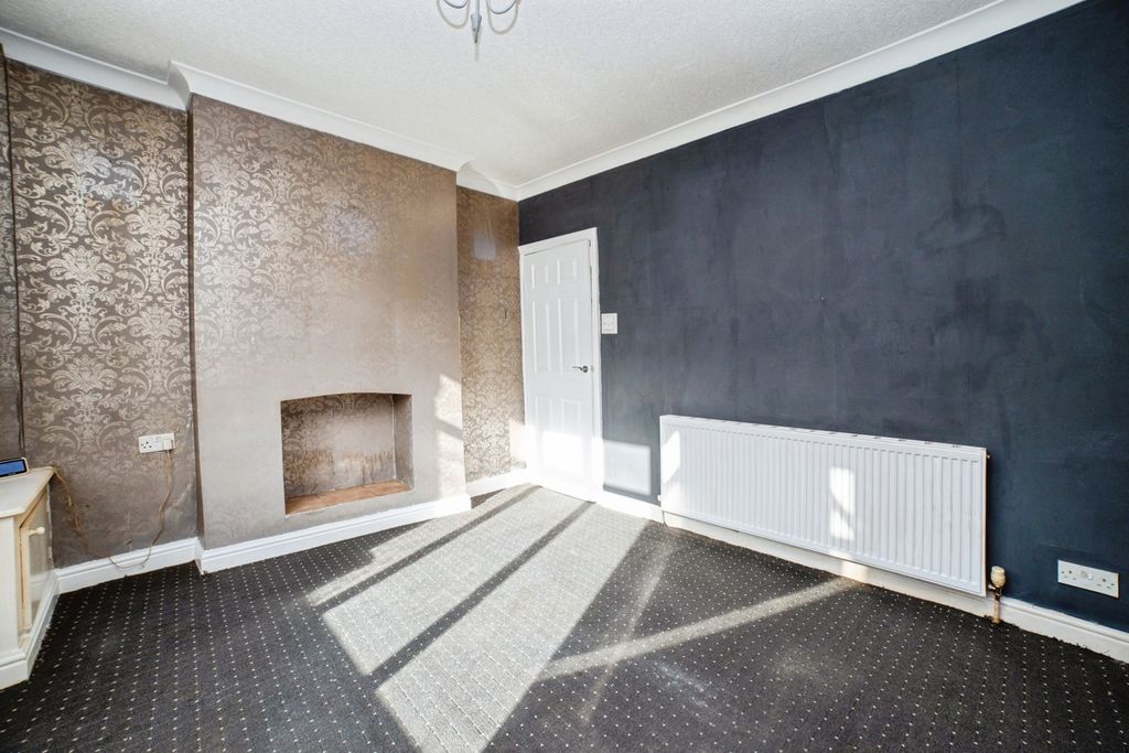 Property photo 2 of 17 Photo