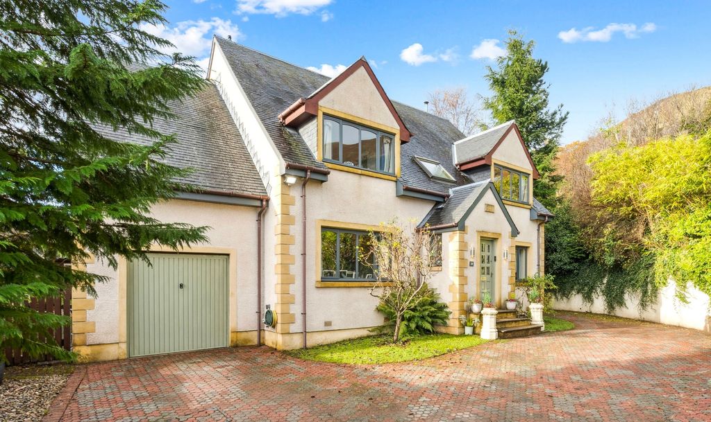 Property photo 2 of 41