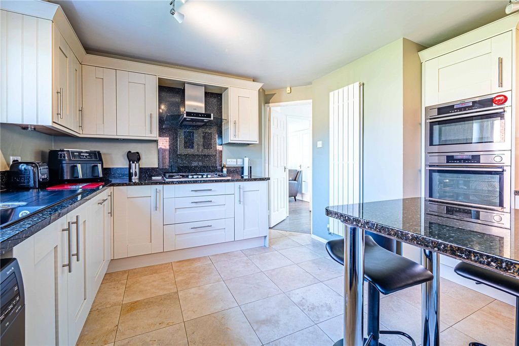 Property photo 3 of 19 Picture No. 06