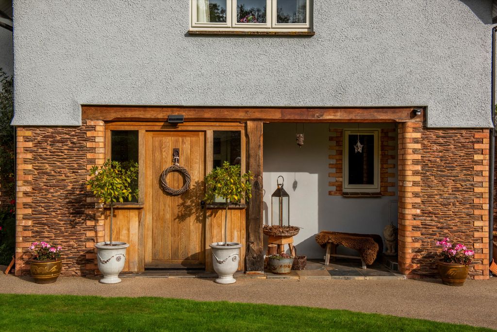 Property photo 3 of 27 Image