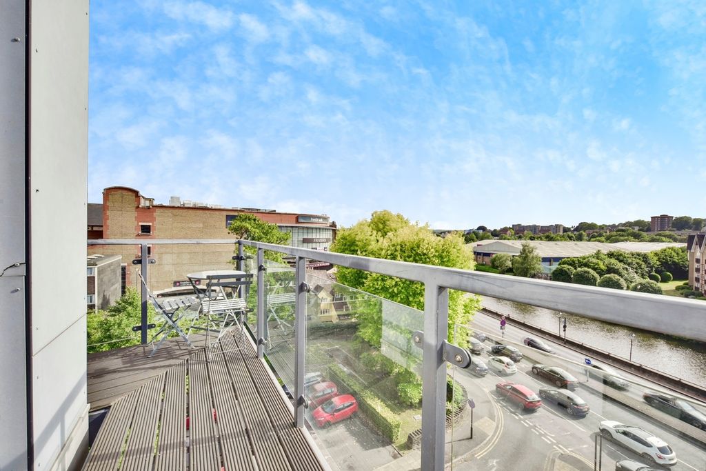Property photo 2 of 17 Balcony