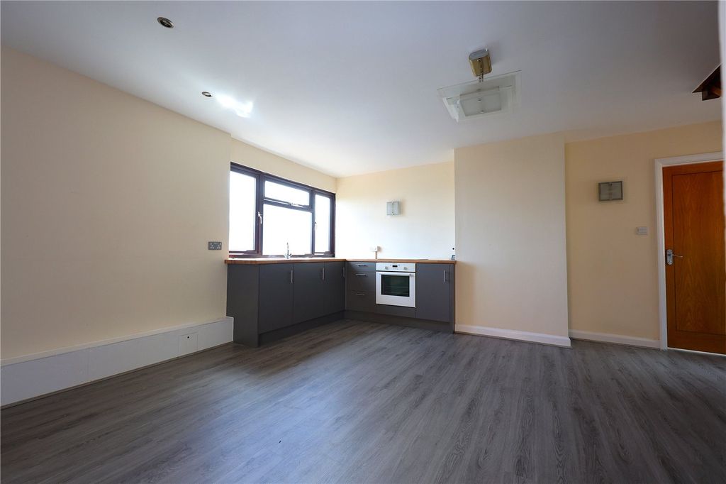 Property photo 2 of 24 Picture No. 04