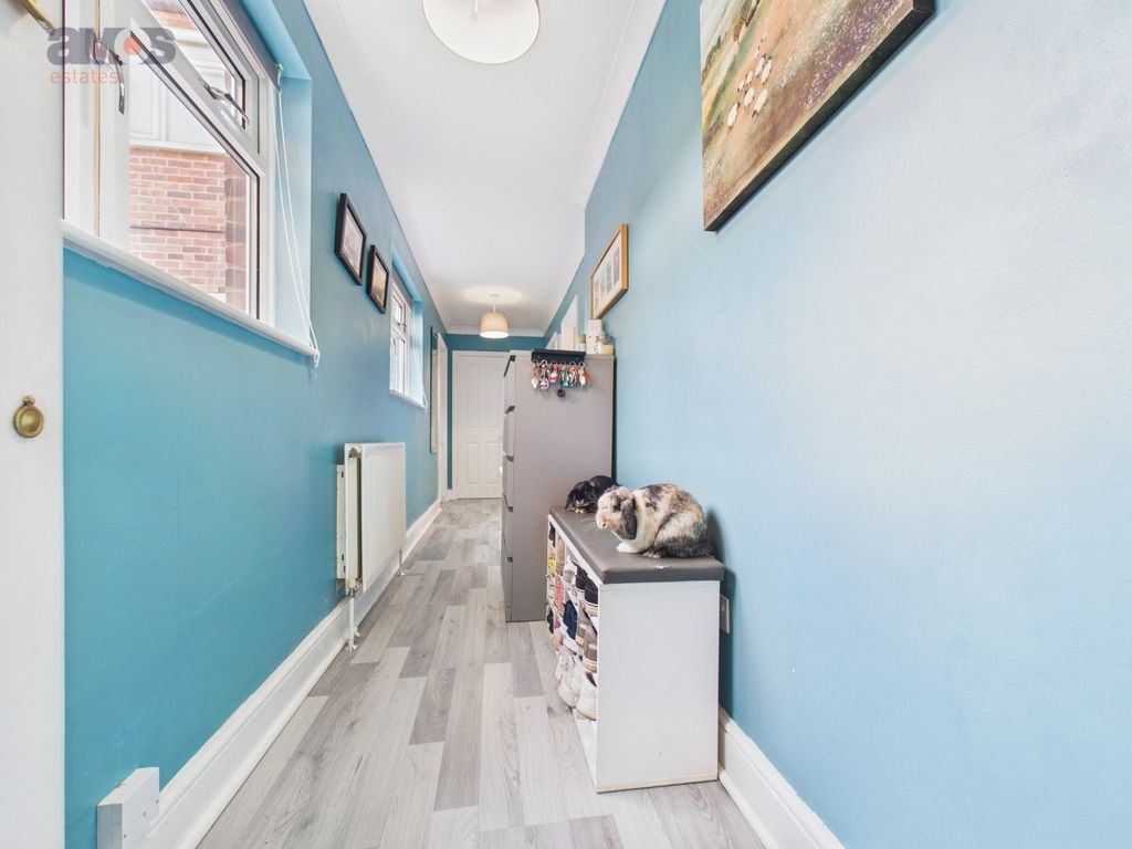 Property photo 3 of 10 4896663