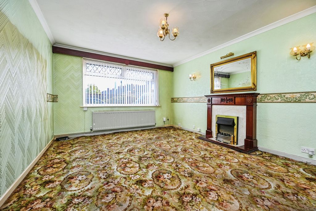 Property photo 3 of 17 Photo