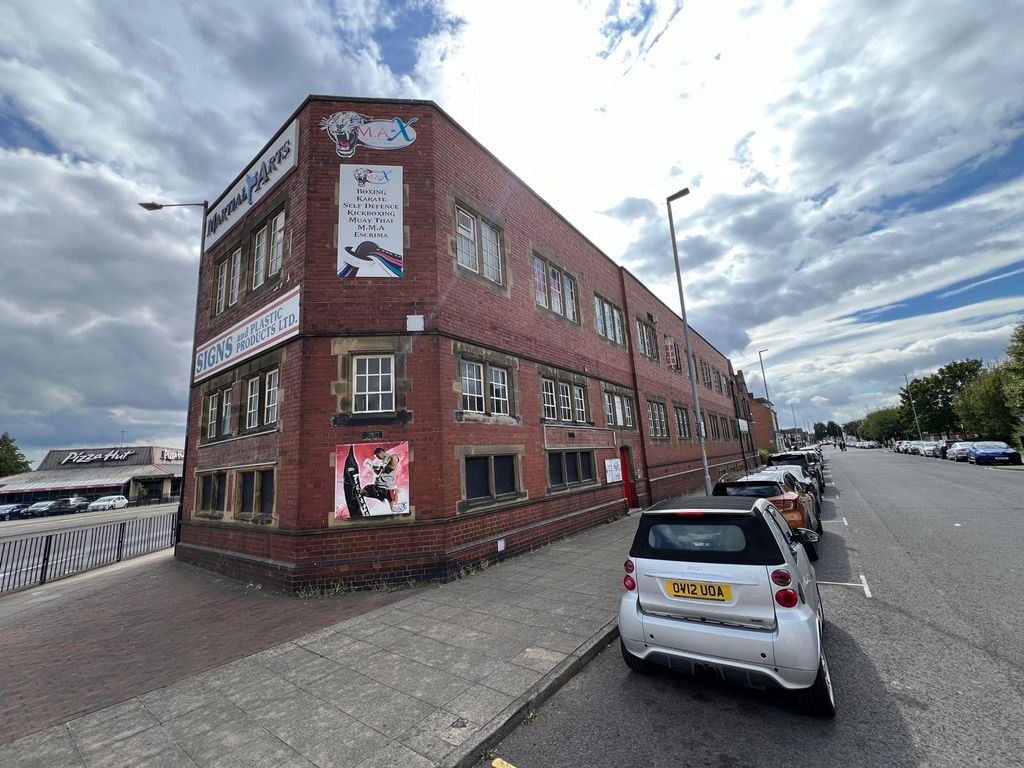 Property photo 2 of 14