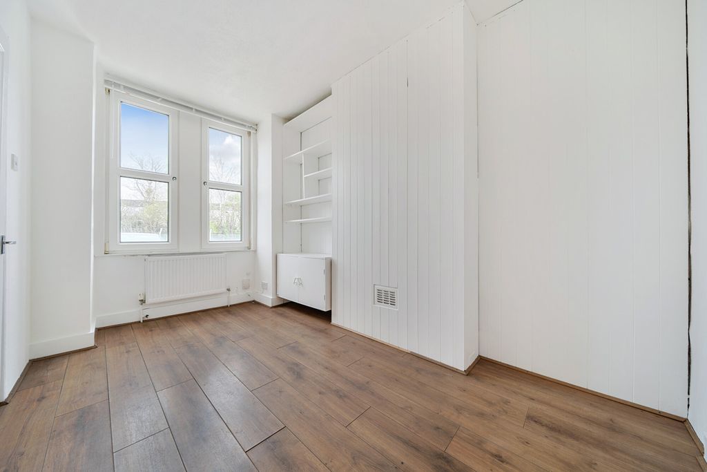 Property photo 3 of 17 1434932-16-69c29c...