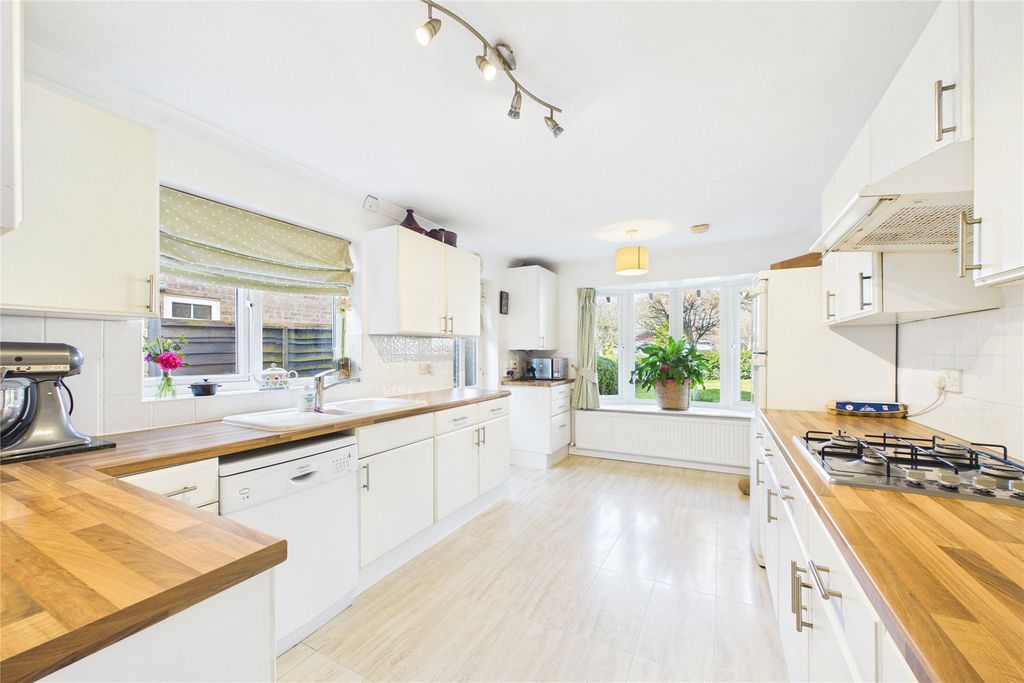 Property photo 3 of 21 Picture No. 02