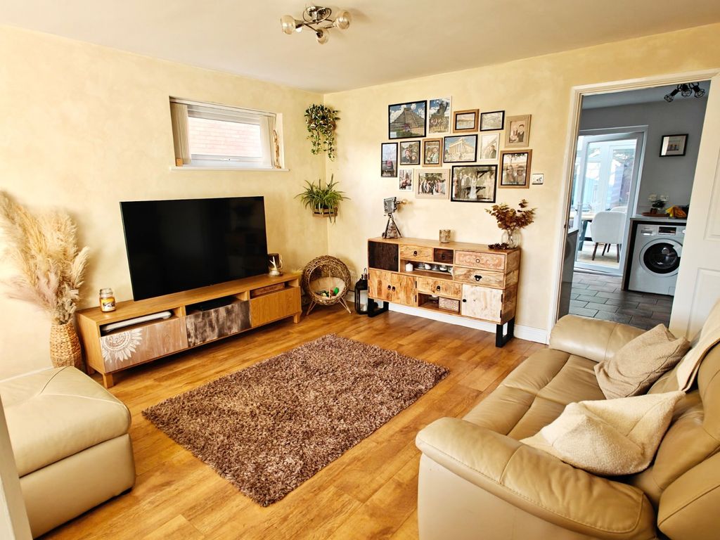 Property photo 2 of 14 Picture No. 31