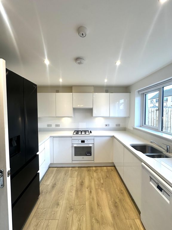 Property photo 2 of 15 Kitchen