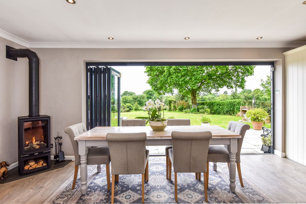 Property photo 2 of 38