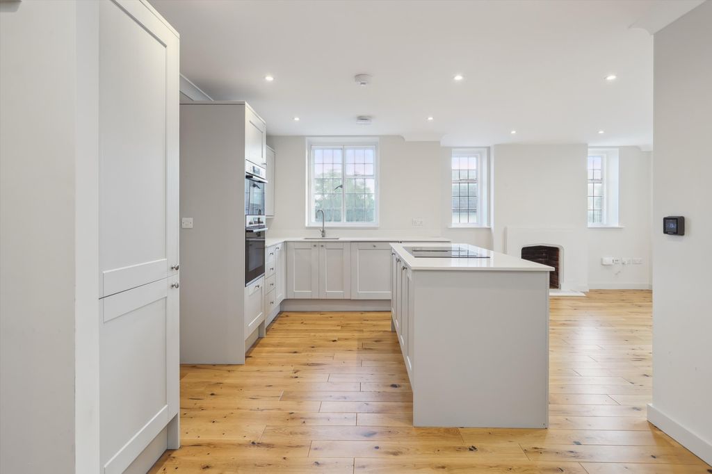 Property photo 1 of 9 Image