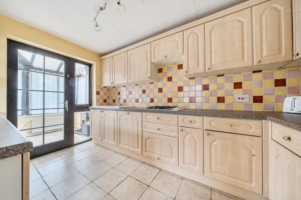 Property photo 3 of 21 Kitchen