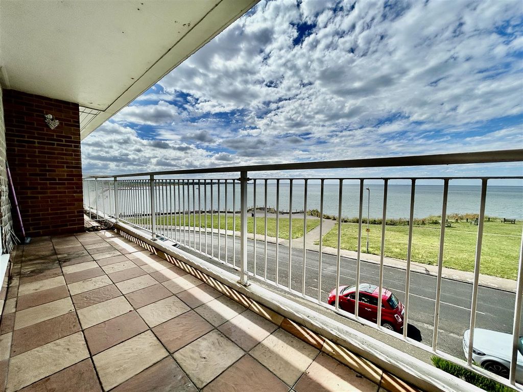 Property photo 3 of 11 Balcony