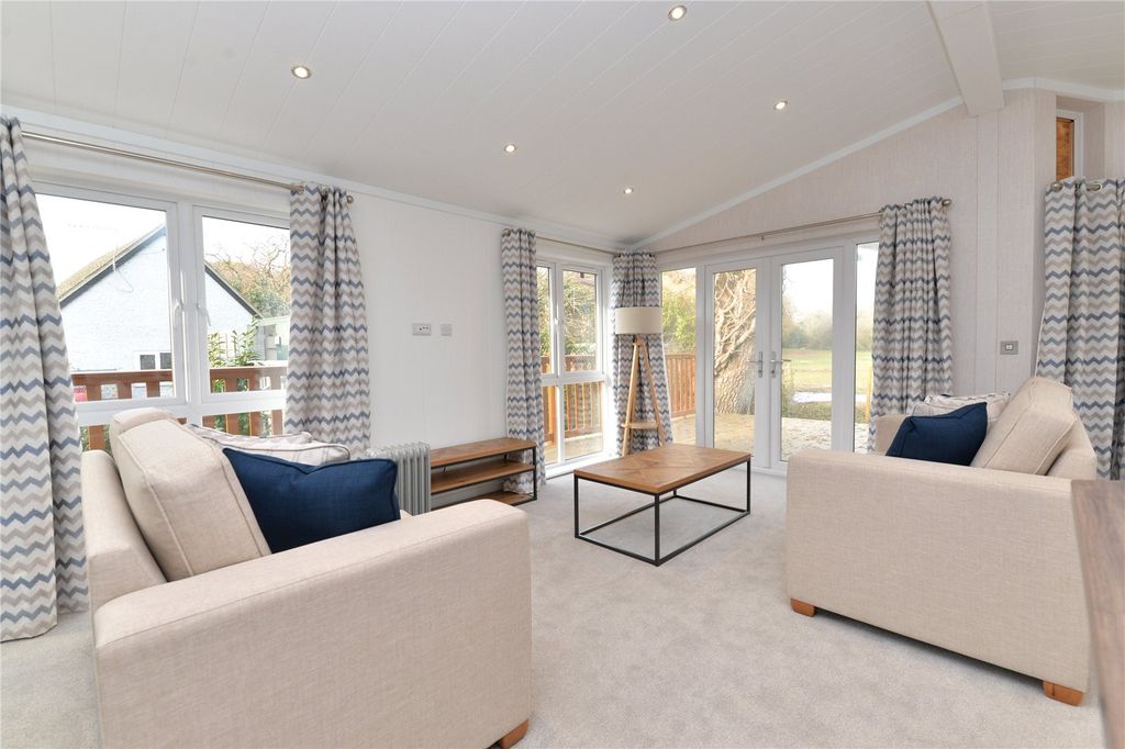 Property photo 3 of 19 Picture No. 08