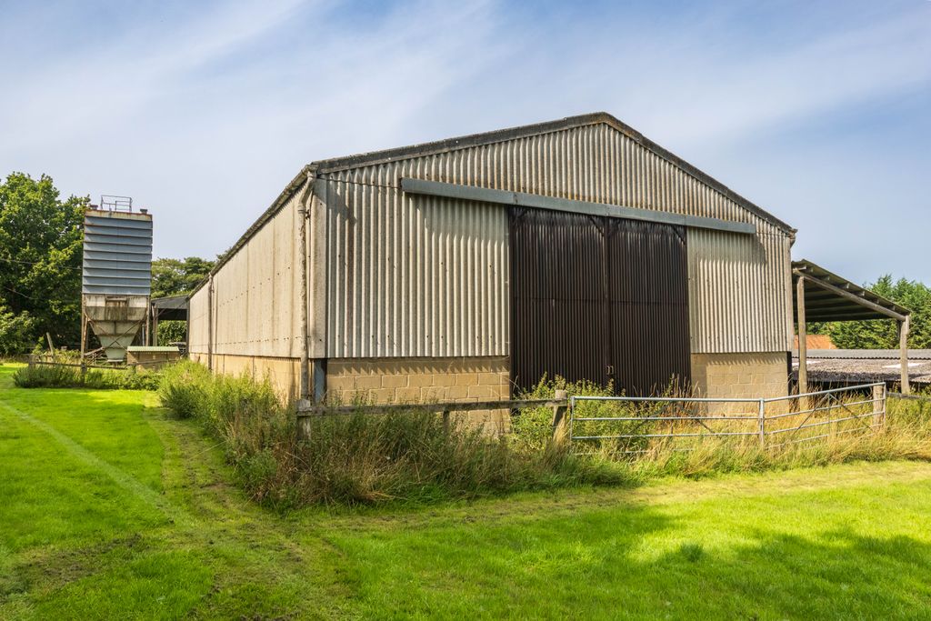 Property photo 3 of 9