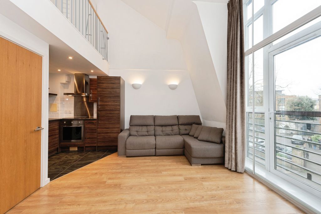 Property photo 3 of 10