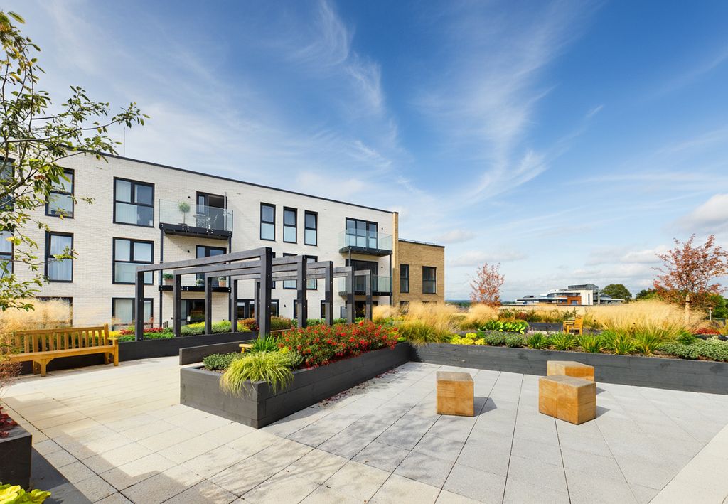 Property photo 1 of 17 Roof Terrace Blue Sky Copy