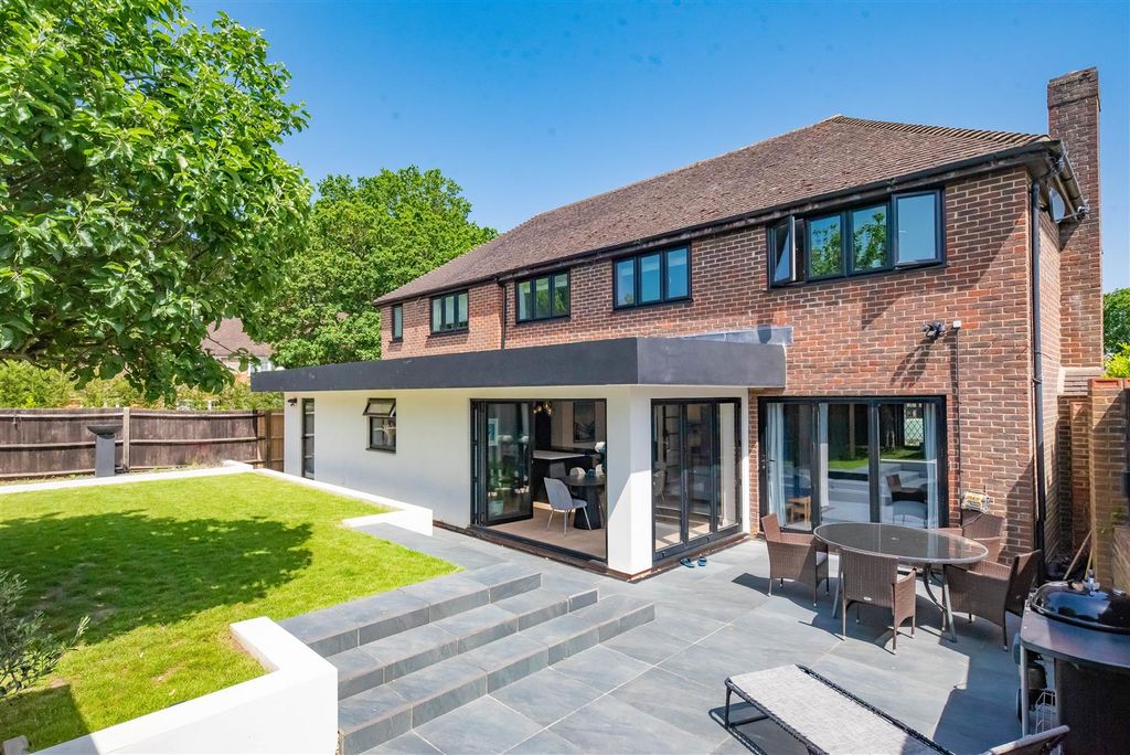 Additional image 5 of 6 bed detached house for saleSorrel Drive, Lightwater GU18