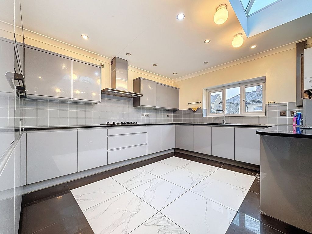 Property photo 1 of 16 Kitchen