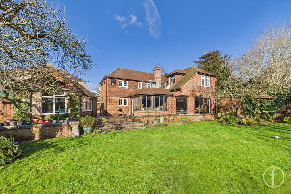 Property photo 1 of 21