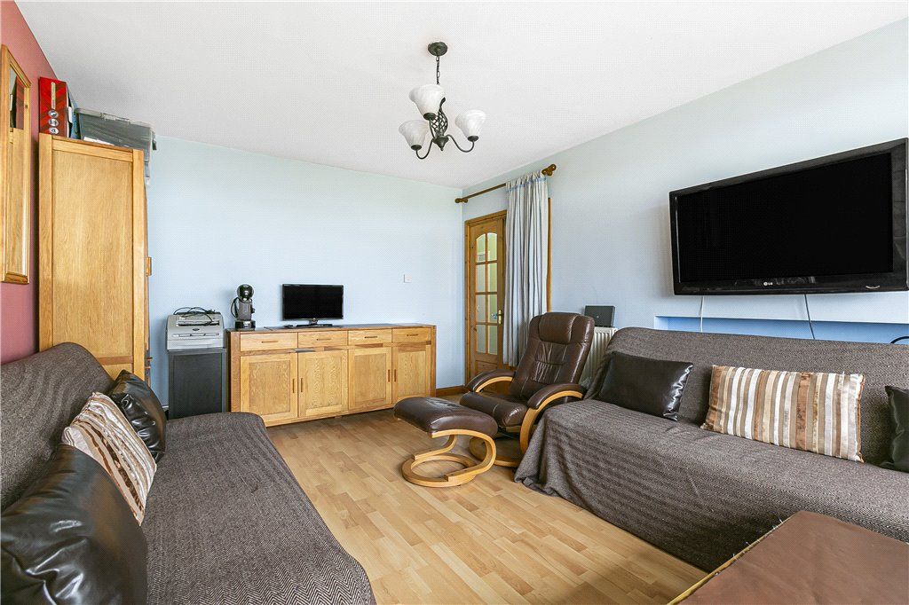 Property photo 2 of 12 Lounge