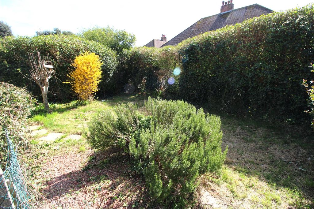 Property photo 2 of 10 Garden Pic.Jpg