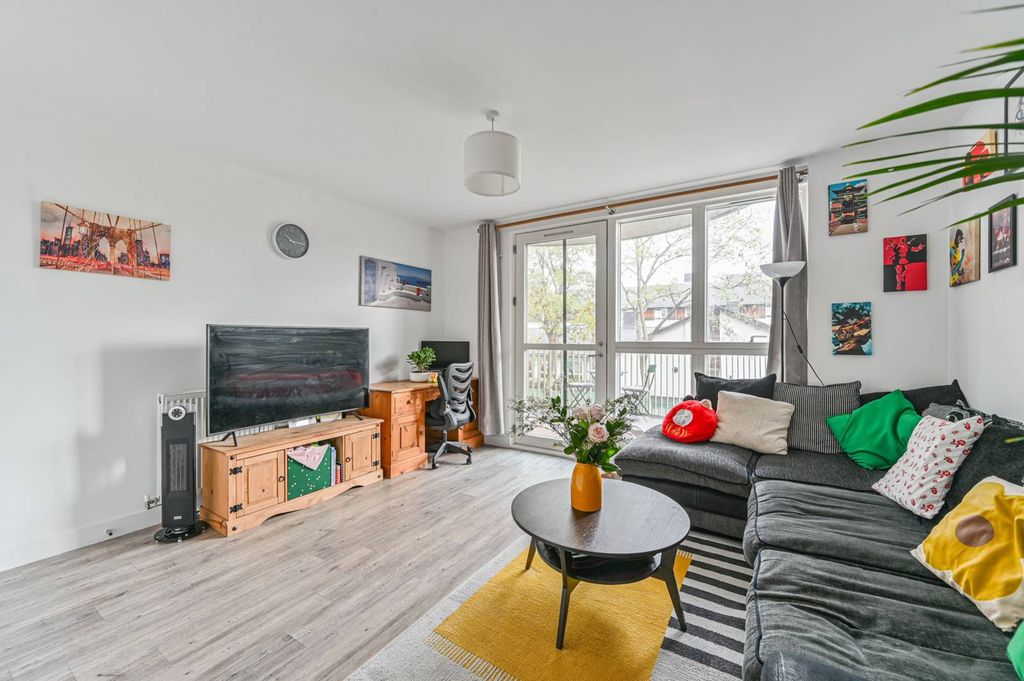 Property photo 3 of 19