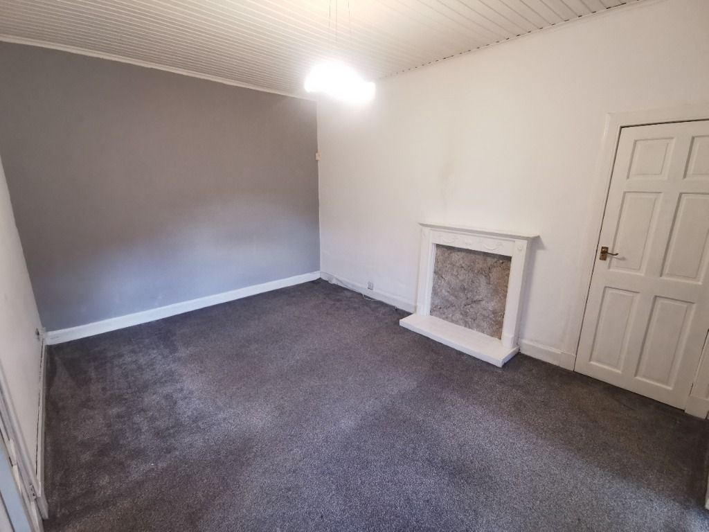 Property photo 2 of 27