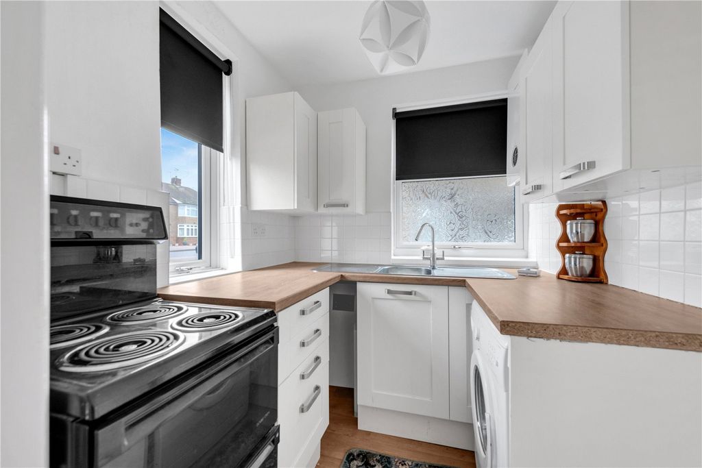 Property photo 3 of 12 Kitchen