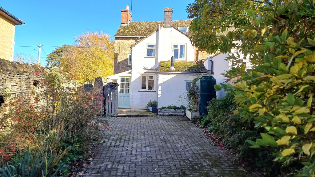 Property photo 3 of 25