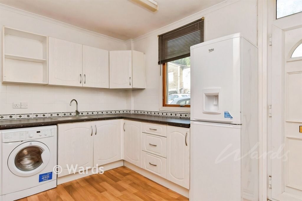 Property photo 2 of 9 Upper Luton Kitchen