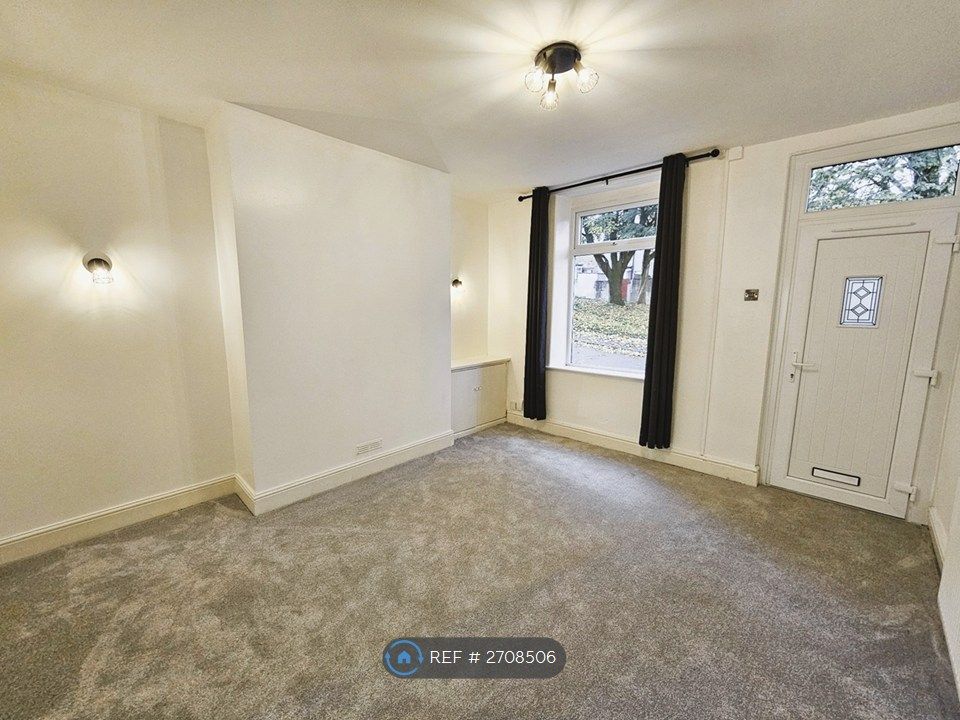 Property photo 2 of 8 Living Room