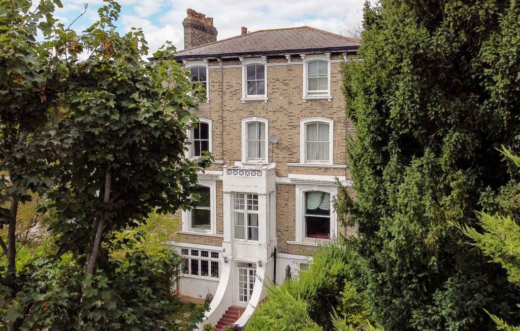 Property photo 1 of 19