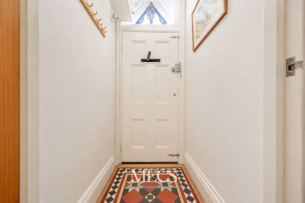 Property photo 2 of 16 5321183