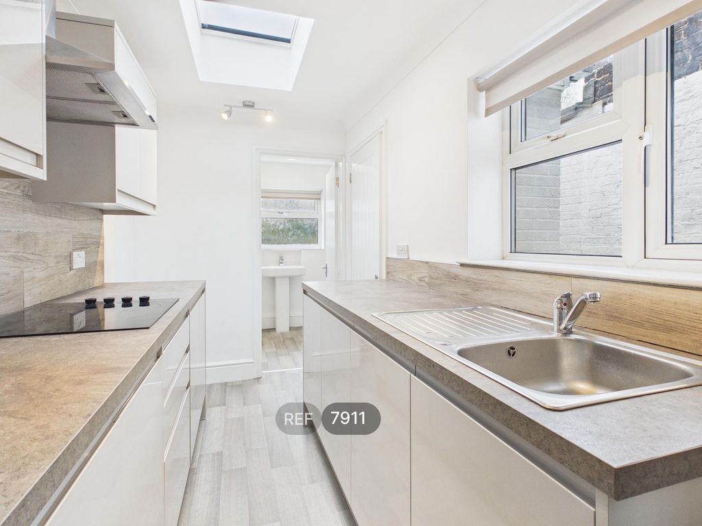 Property photo 2 of 25 Kitchen